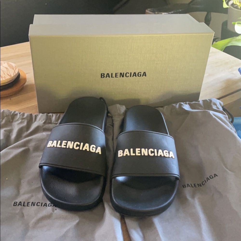 ✨Balenciaga slides✨